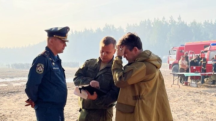 Тушить лесной пожар в Южском районе помогут еще 150 сотрудников МЧС и 3 вертолета