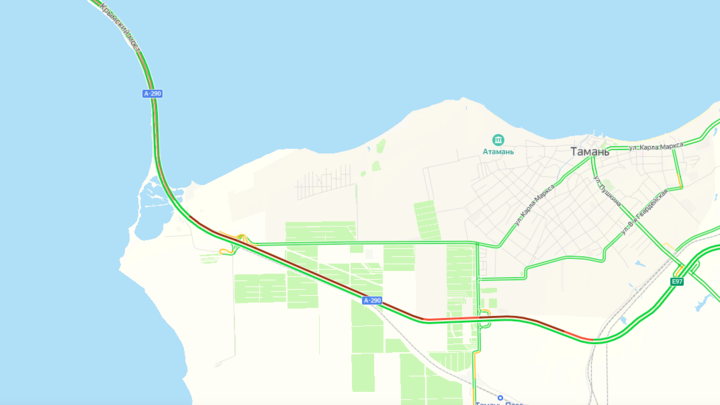 В очереди на Крымский мост скопилось 850 машин, время ожидания досмотра — около четырёх часов