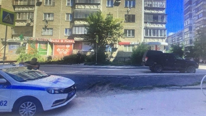 В челябинском дворе водитель иномарки сбил 5-летнего пешехода