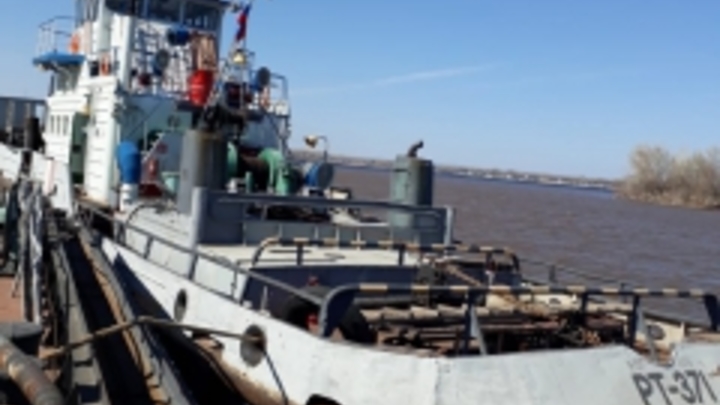 В Самарской области акваторию не поделили два судна