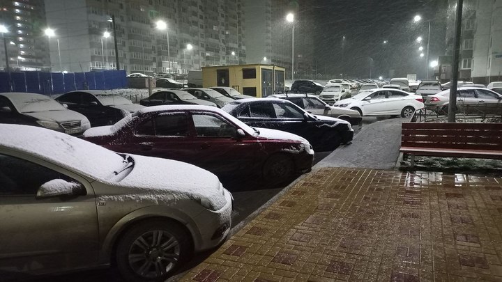 Мокрый снег вызвал колоссальные пробки с шести утра в Суворовском