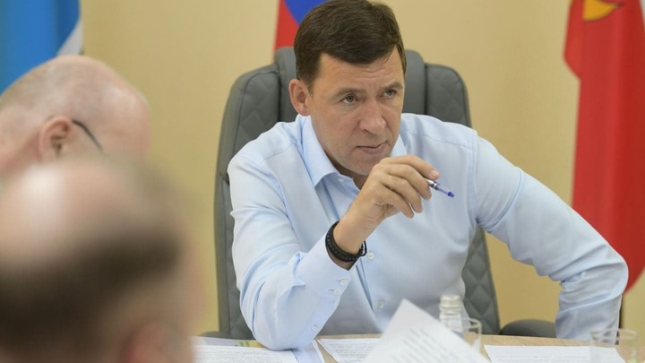 Оператор колл-центра раскрыл, о чем будут спрашивать свердловского губернатора на прямой линии