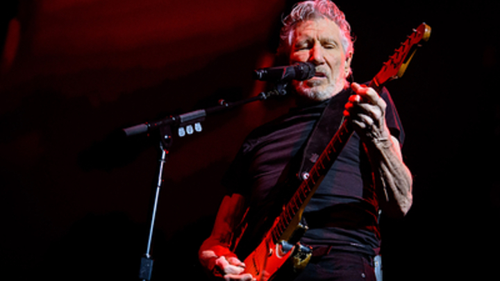 Не очень демократично: Основателя Pink Floyd вынудили отменить концерт в Польше
