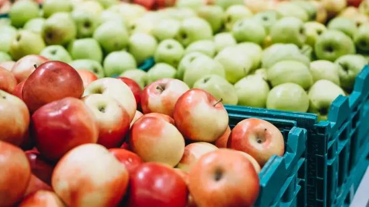 Поджелудочная отказывает, а сахар растёт: Пять самых коварных продуктов назвал врач. Яблоки - в списке