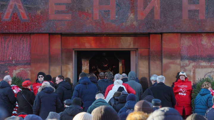 Мавзолей Ленина опять закроют для посетителей – до 19 мая