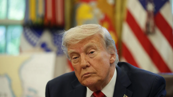 Трамп высоко оценил свой портрет, подаренный Путиным