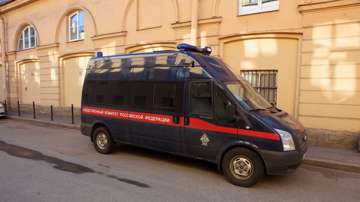 Угрожал гантелью и пытался задушить: В Абинске подросток чуть не убил 52-летнюю мать