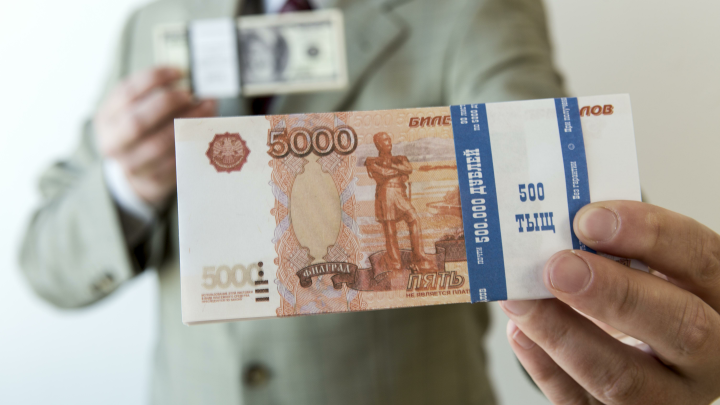 На новые лёгкие: Зарплата в полтора миллиона рублей кальянщику удивила москвичей. Как и приписка про ВИП-клиентов