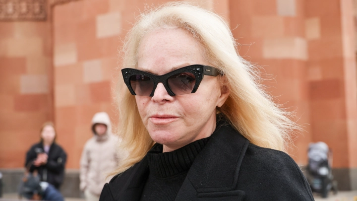 Никто не может пользоваться: Долина подала в суд на производителей ростовых кукол