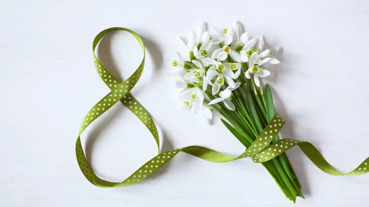 Весна пришла по цене в несколько тысяч рублей: во сколько обойдётся букет для петербурженки 8 Марта