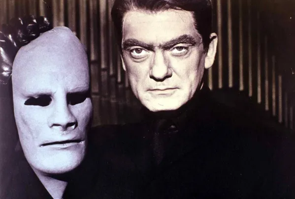 Так могут только русские: Легендарный Фантомас стал другим в СССР - Жан Маре даже не догадывался