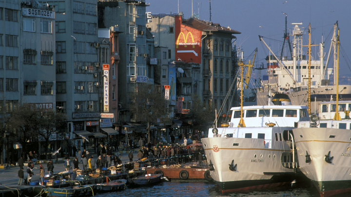 Турция расследует инцидент с сухогрузом под русским флагом. При чём тут Украина и Казахстан?