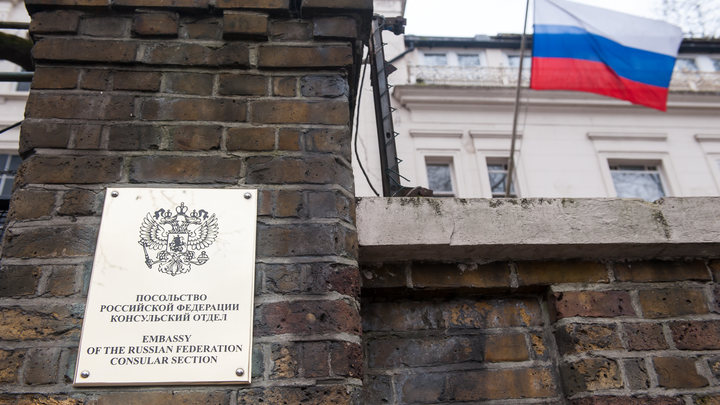 Посольство России в Британии сообщает о проблемах в лондонском аэропорту Хитроу