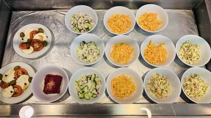 Канадец оценил странный русский салат без овощей: Лучше, чем оливье