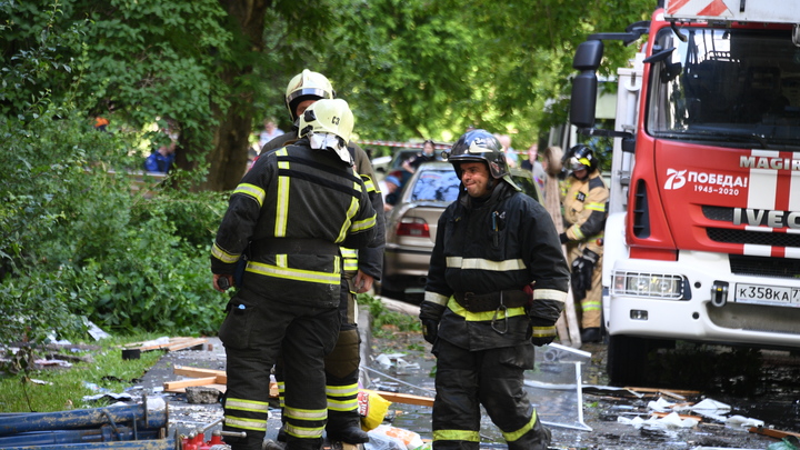 Сначала спускали детей: Прохожий спас жителей при взрыве в Балтийске