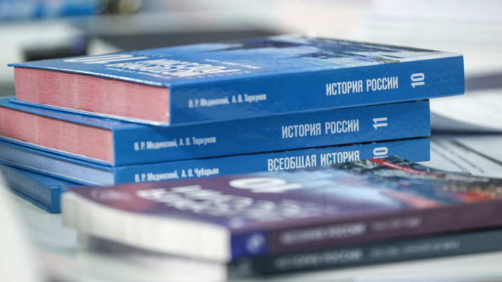 ФАС не понравились цены на учебники: на издательство “Просвещение” завели второе дело