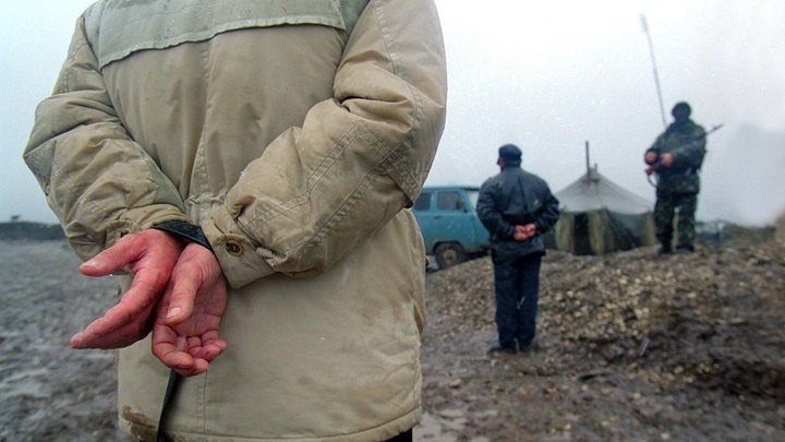 Мы кричали: Не стреляйте! Как врачи, спецназовцы и журналисты спасали Будённовск Мы кричали: Не стреляйте! Как врачи, спецназовцы и журналисты спасали Будённовск