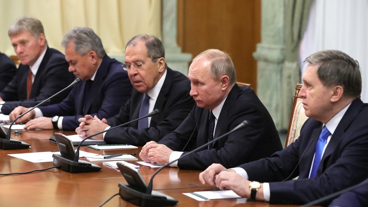 Лавров и Шойгу уходят? Удобный момент для рокировки - политолог