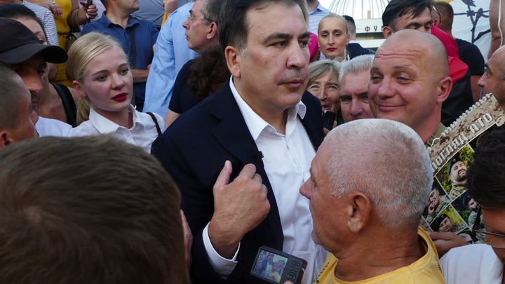 Саакашвили за день до выборов отказался от Рады и сдал сторонников Слуге народа
