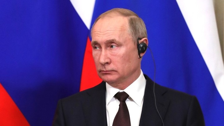Где пенсии и кому льготы: Путин исправил ошибки журналиста