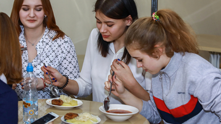 Прокуратура Читы добилась бесплатного питания для школьников с ограниченными возможностями здоровья