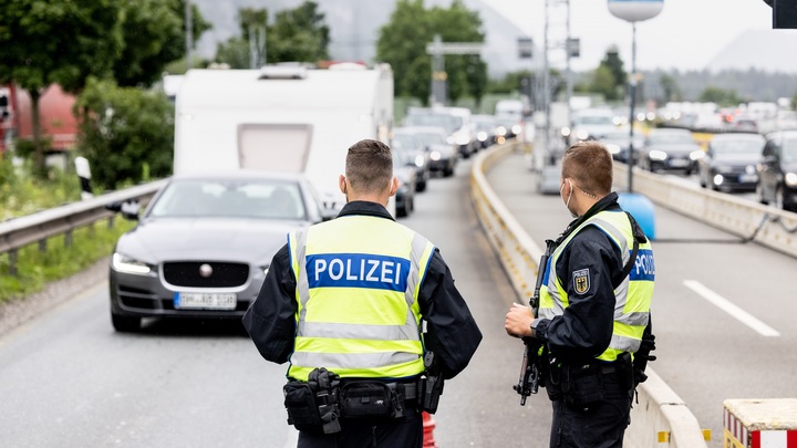 Захват заложников в Германии: Полиция перекрыла автобан