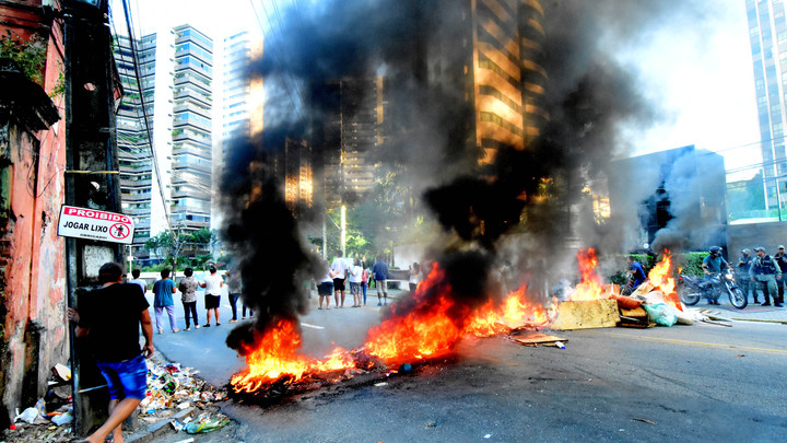 Отключение электричества и рост цен на 500 процентов: Мадагаскар объяли протесты