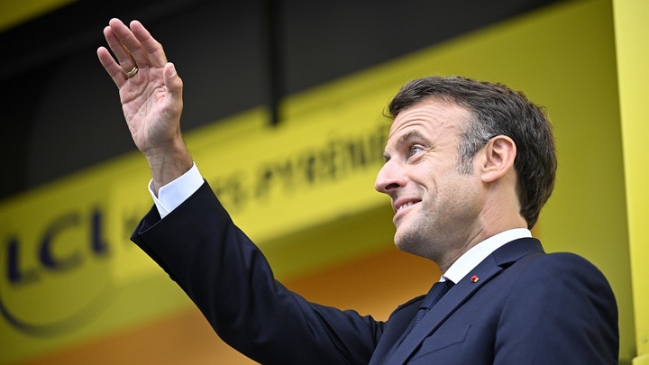 Тревожный прогноз для Франции: Макрон тронулся умом - Марков