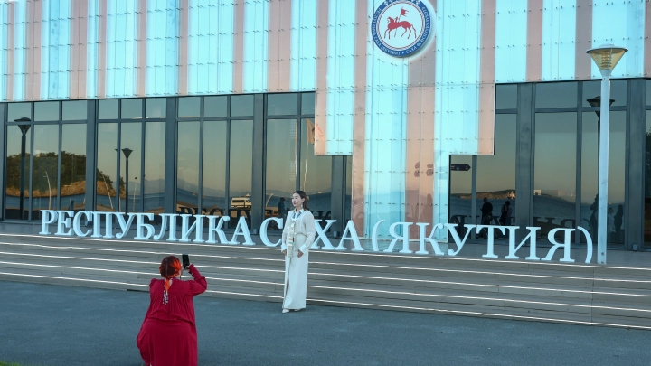 Зачем такое выставлять?!: Блогер показал реальную жизнь якутского села. Местные обратились с просьбой