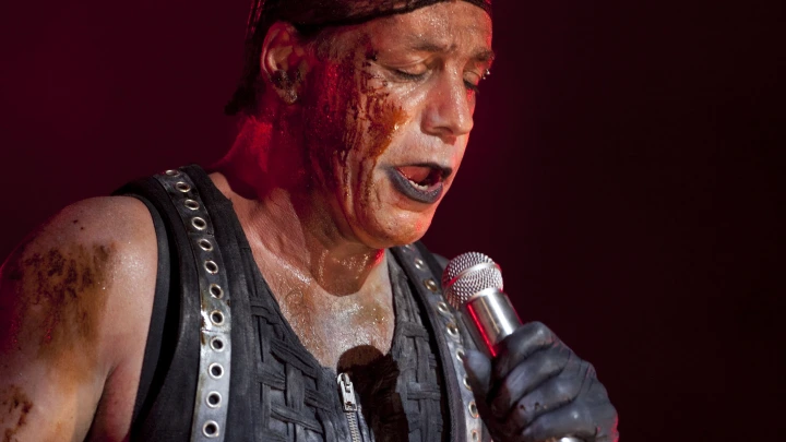 Русская актриса Полина Ауг снялась в новом клипе Rammstein