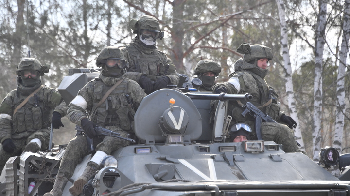 Русские БТР-82А за минуту разнесли американские М-113 на Украине — завораживающее видео
