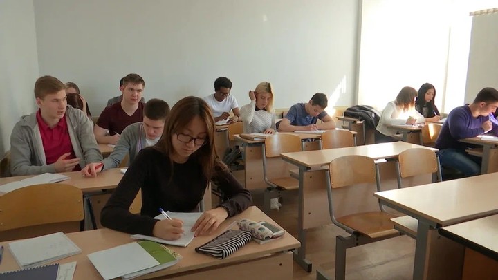 Школьникам Челябинской области назвали новые сроки всероссийских проверочных работ
