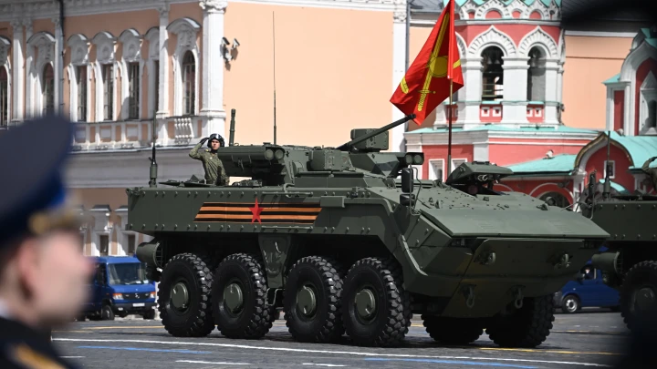 Военный эксперт Ходаренок предложил Китаю опробовать показанное на параде оружие на СВО