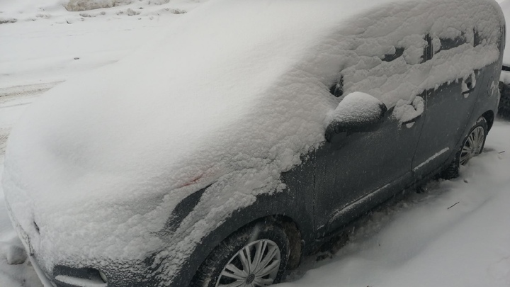 Из-за уборки снега запретили парковку на части улицы Адмирала Нахимова в Нижнем Новгороде