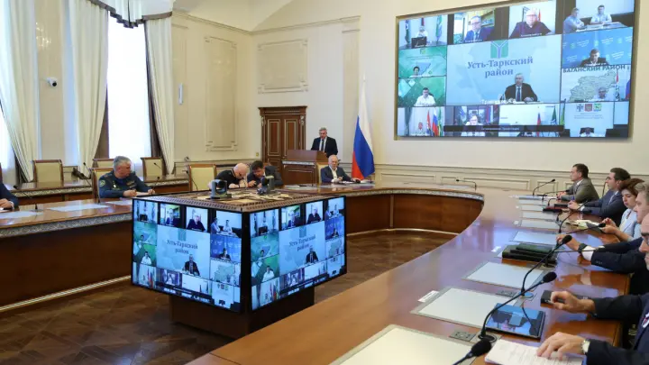 Губернатор Травников поручил провести летние мероприятия Года единства народов России на высоком уровне