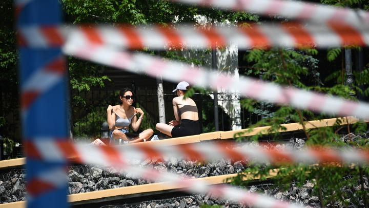 Зачем врачи выпустили скандальное заявление: Русскими вакцинами прививаться нельзя