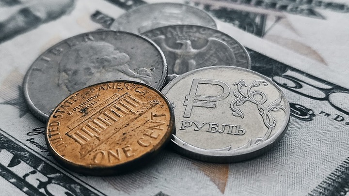 Аналитики спрогнозировали укрепление рубля в начале 2024 года