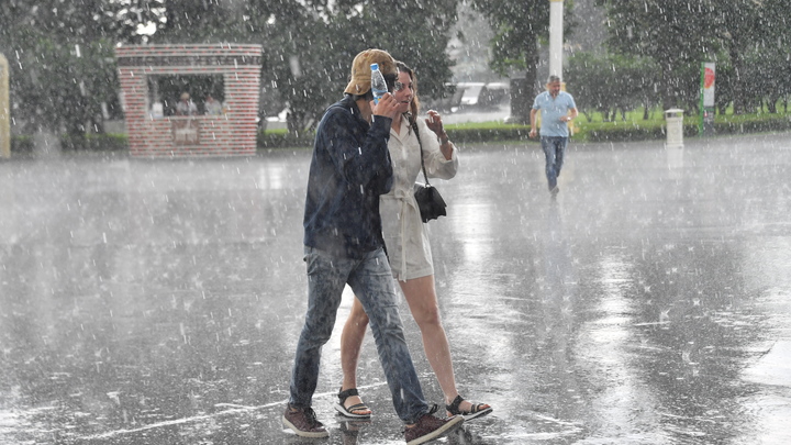 Жара не вернётся: Москвичам пообещали хлябистый август