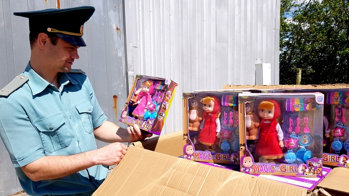 В Новороссийске обнаружили контрафактные игрушки Маши и Медведя