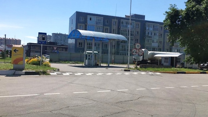 Анапчане требуют снести незаконную газовую заправку