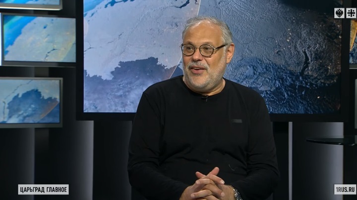 Михаил Хазин: Три элитные группировки заняты борьбой за власть в России