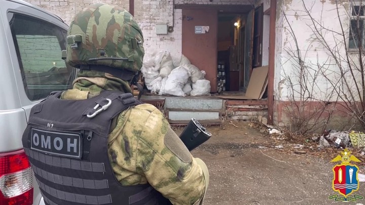 В Иванове полиция накрыла склад с левым алкоголем и сигаретами на 9 млн рублей