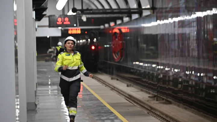 На выходных в Москве закроют участок оранжевой линии метро