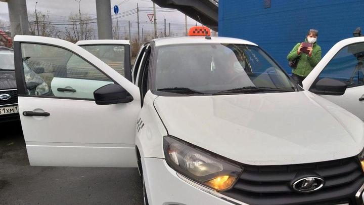 В Новороссийске мать устроила потасовку с таксистом, отказавшимся везти ребенка без детского кресла