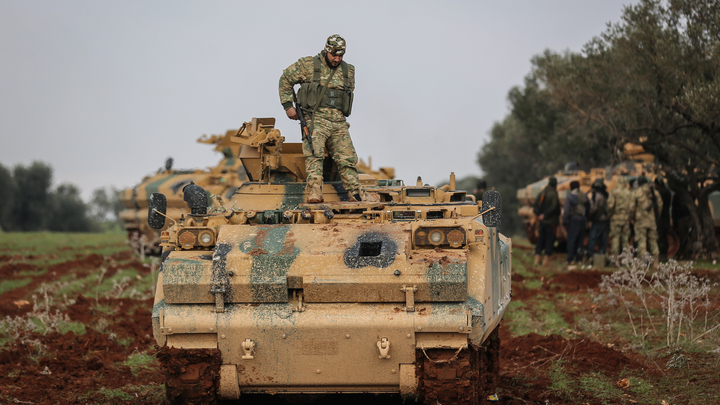 А-а, полиция, скорее! Американцы сами вызвали русских в Сирии, не справившись с толпой