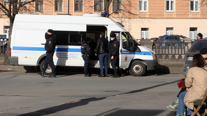 Пандемия увеличила количество несовершеннолетних убийц, интернет-мошенничеств и взяток в Петербурге