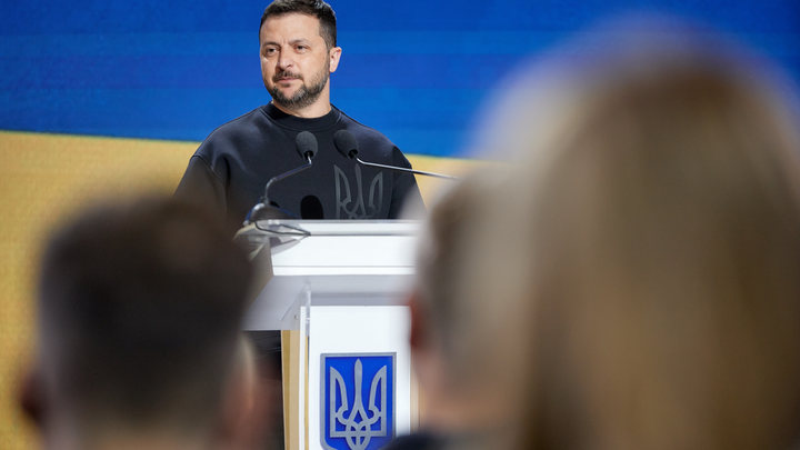 Пользователи Сети высмеяли слова Зеленского о важных событиях для Украины: Должно быть секретом