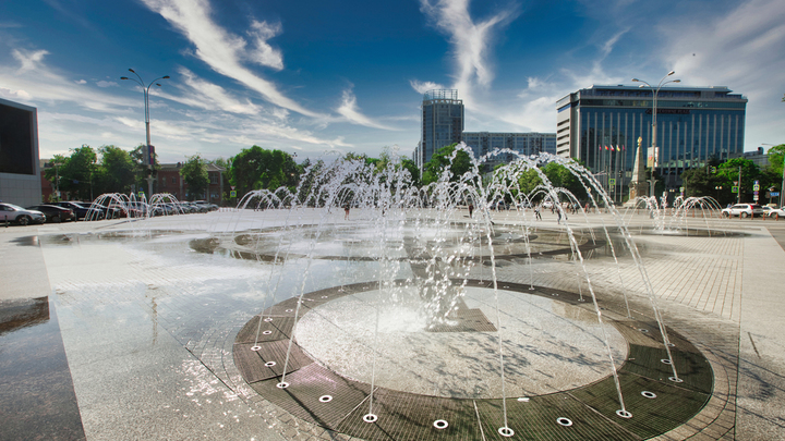 Краснодарские фонтаны в День народного единства уходят в отпуск до мая