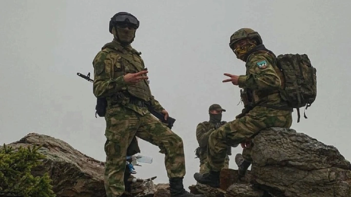 Бойцы ВСУ не распознали русских солдат в метре от себя