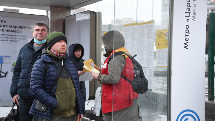 В Волгограде расклеили листовки с правилами действий при воздушной тревоге